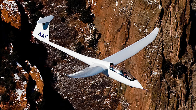 Image of USAF Academy TG-15 sailplane in flight