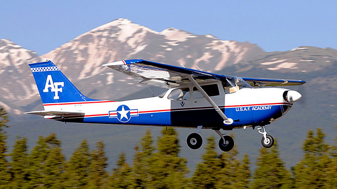 Image of USAF Academy T-041 in flight